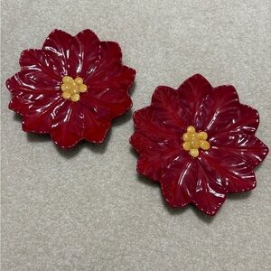Red Poinsettia Holiday Decorative Plates (2)